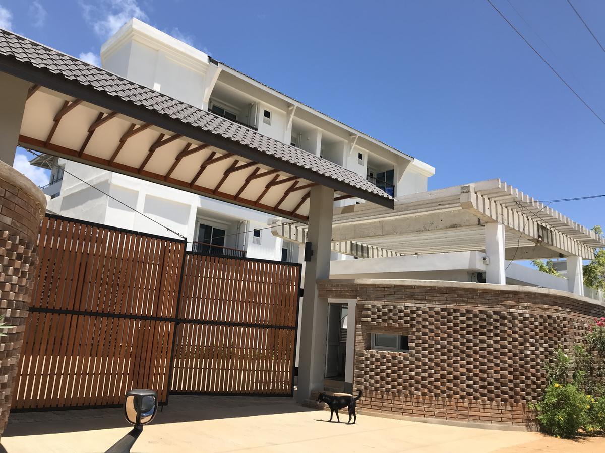Araliya Oceanfront Condos Nilaveli, Trincomalee エクステリア 写真