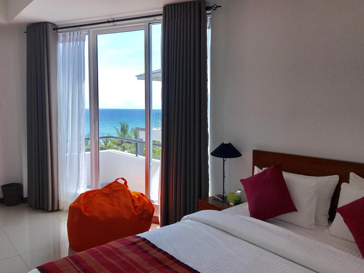 Araliya Oceanfront Condos Nilaveli, Trincomalee エクステリア 写真
